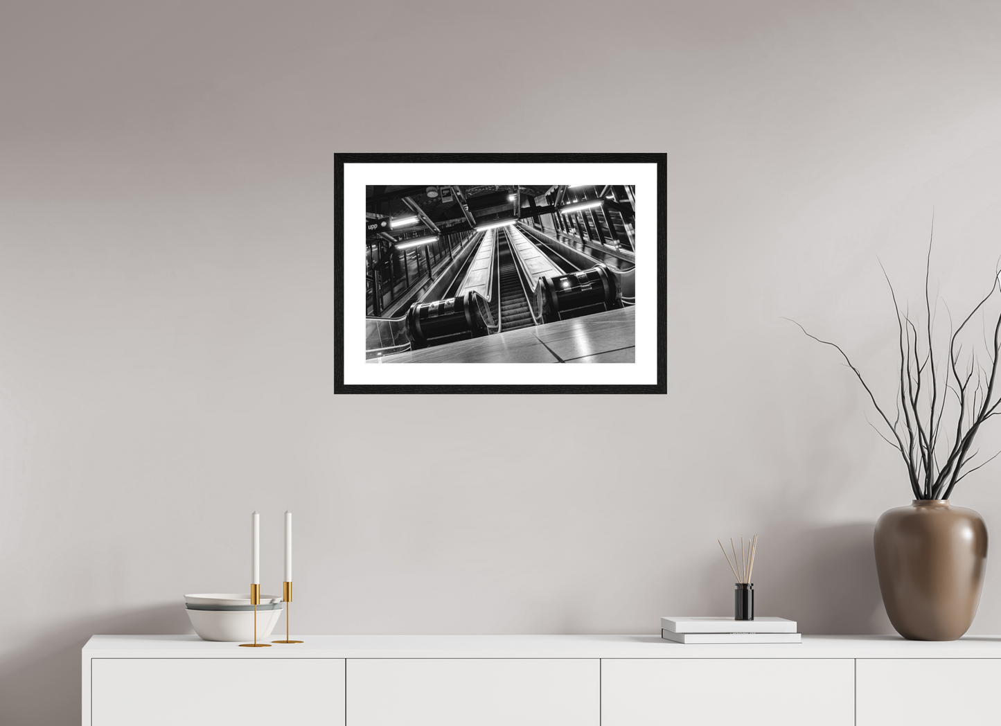60 x 40 cm, Fine Art N&B Cadre noir Ascension Chromée — Tirage Fine Art Noir et Blanc Urbain