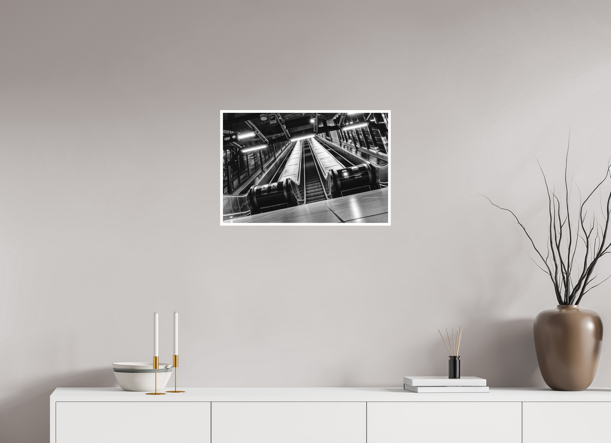 60 x 40 cm, Fine Art N&B seul Ascension Chromée — Tirage Fine Art Noir et Blanc Urbain