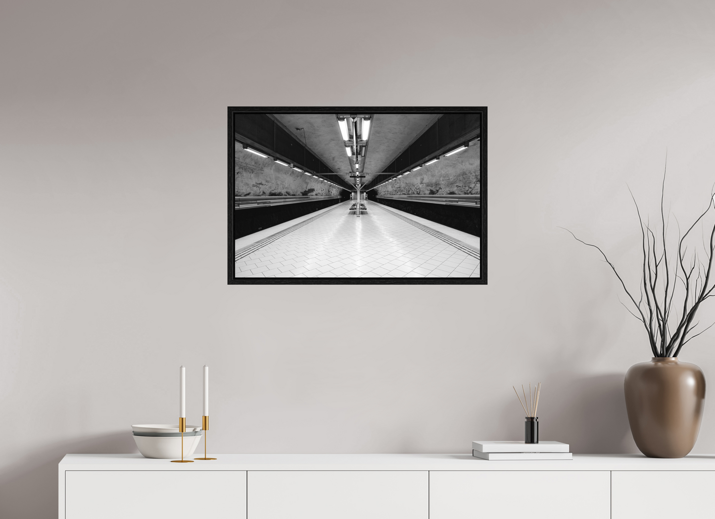 75 x 50 cm, Fine Art N&B en Caisse américaine Noire Photo d’art – Station Silencieuse