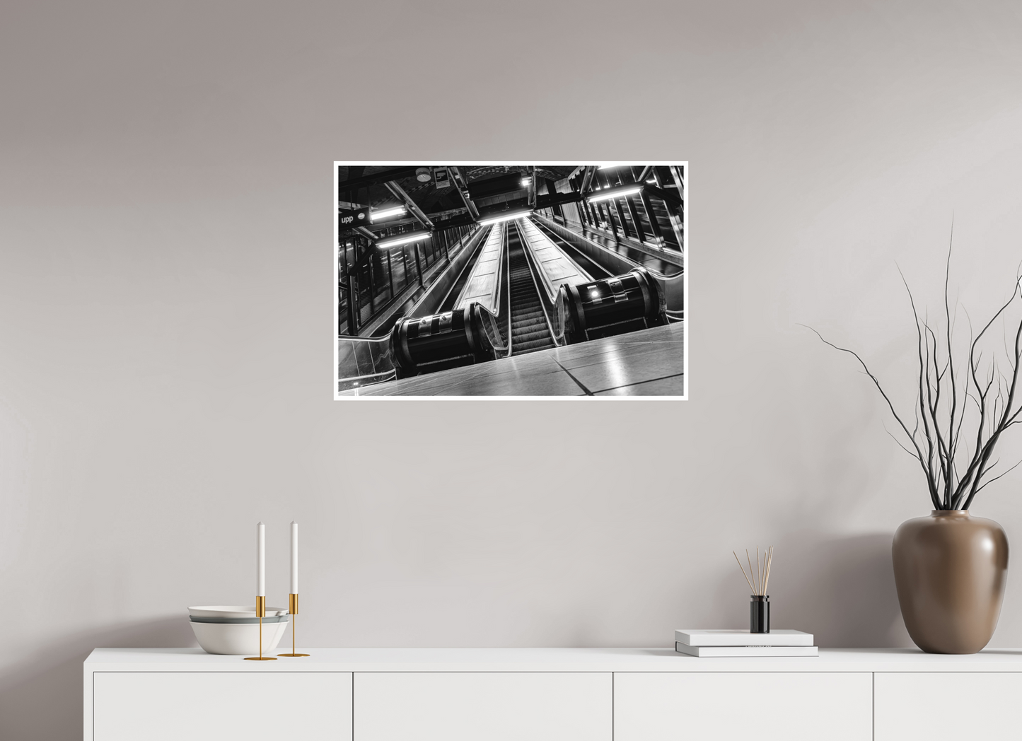 75 x 50 cm, Fine Art N&B seul Ascension Chromée — Tirage Fine Art Noir et Blanc Urbain